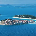 Four-bedroom In Casa vacanze Primošten