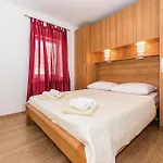 Four-bedroom In Holiday home *