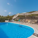 Four-bedroom In Holiday home *