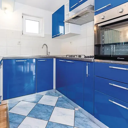 In With House Sea View Primosten