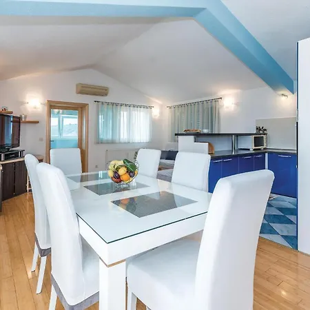 In With House Sea View *