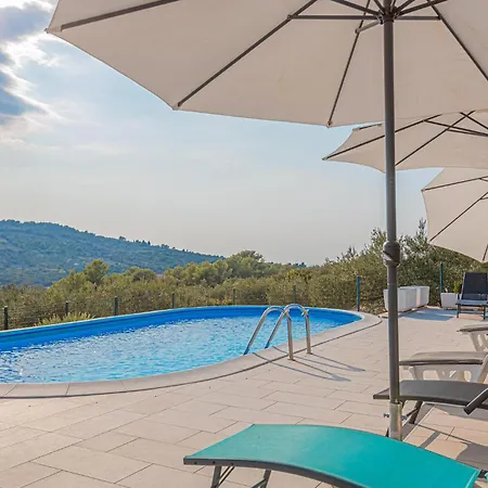 Four-bedroom In Primošten