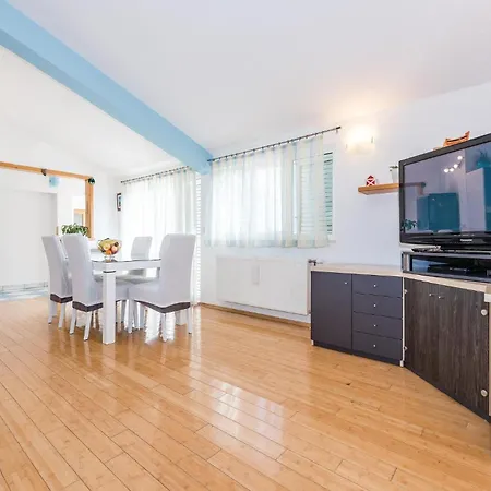 In With House Sea View * Primosten