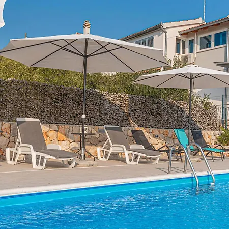 Four-bedroom In 펜션