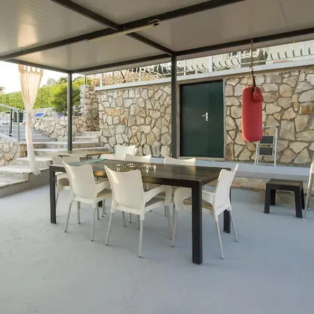 Vakantiehuis Four-bedroom In Primošten
