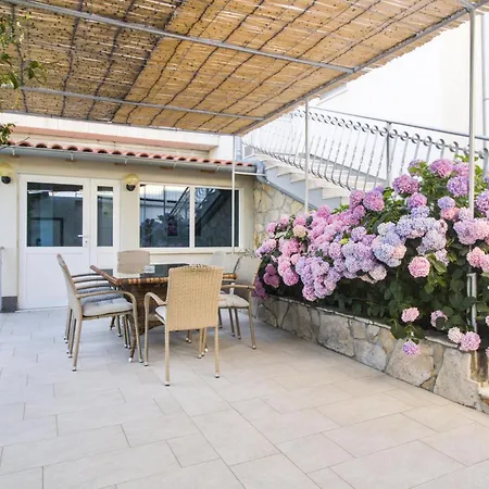 Vakantiehuis Four-bedroom In Primošten