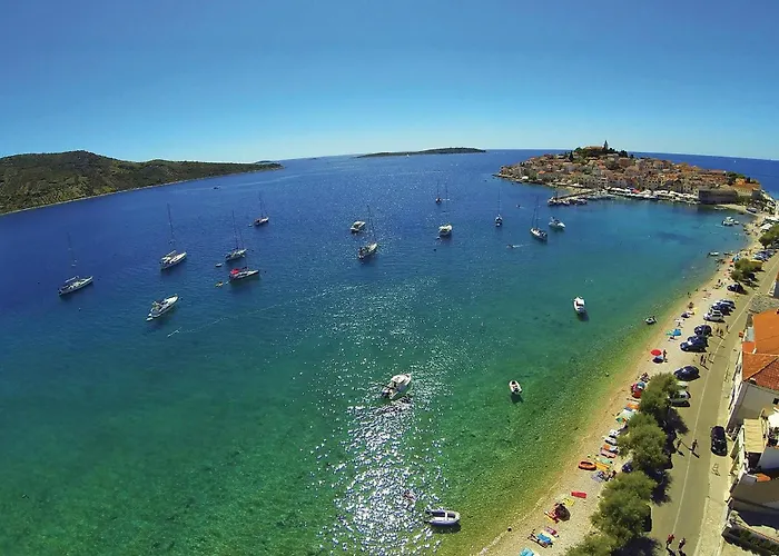 Four-bedroom In Dom wakacyjny *