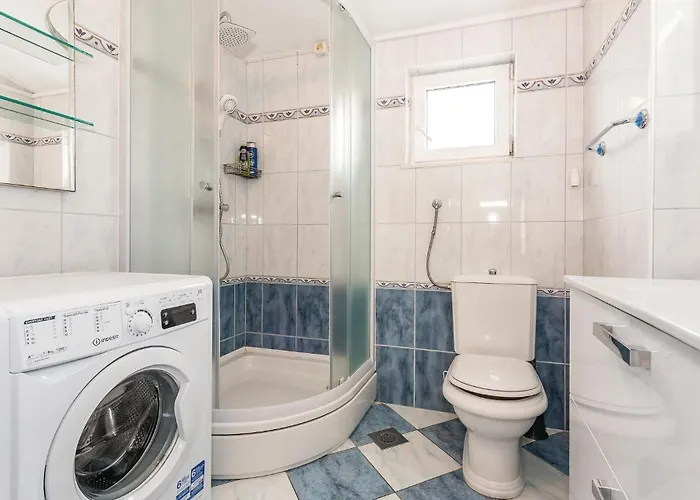 Four-bedroom In Dom wakacyjny Primošten