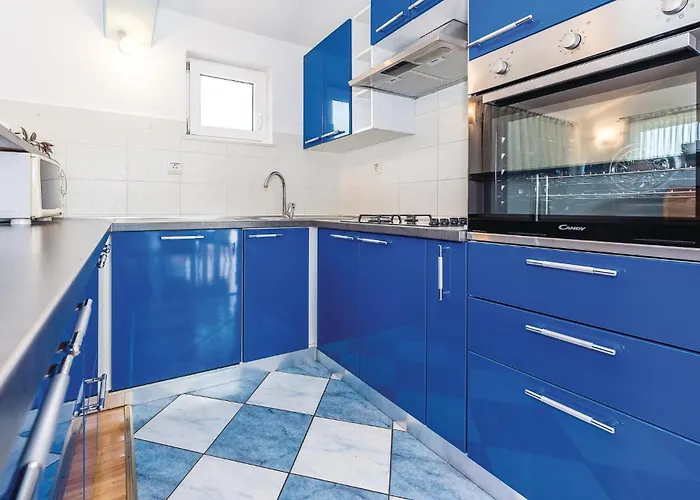 Four-bedroom In Primošten