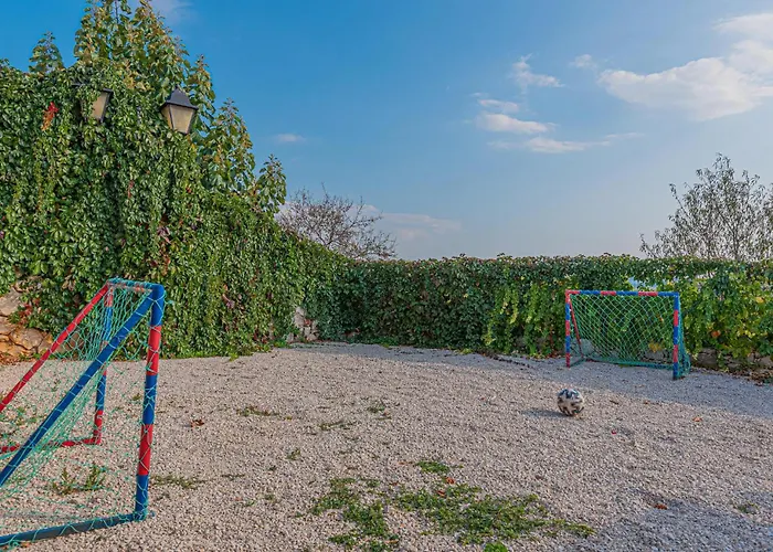 Four-bedroom In Primošten