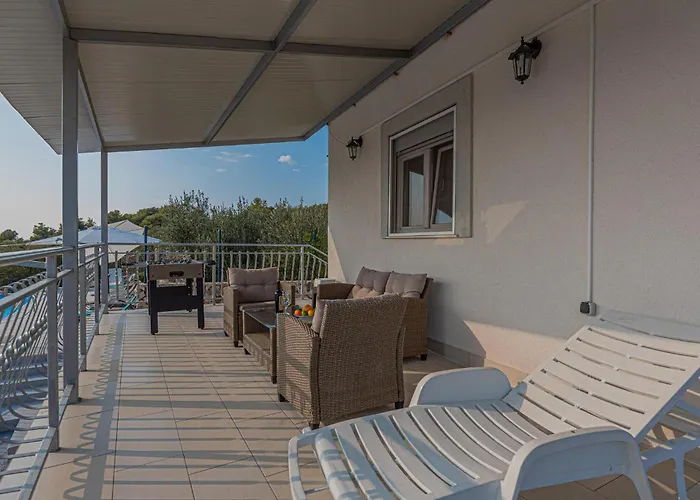 Four-bedroom In Dom wakacyjny *